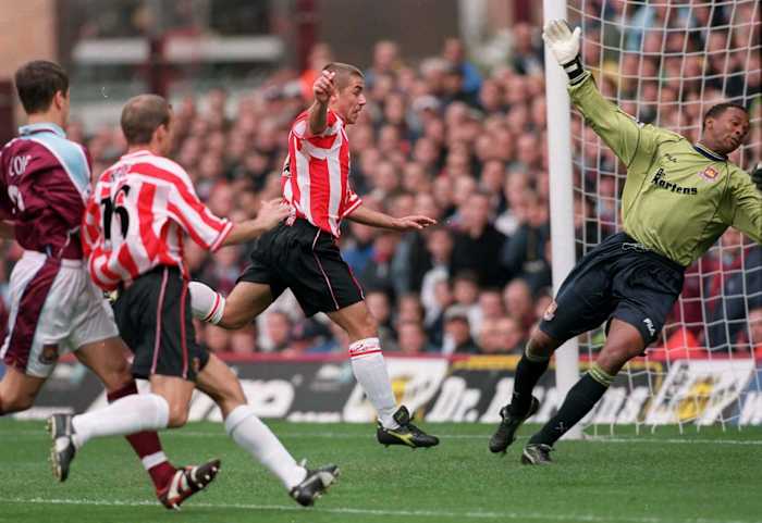 Kevin Phillips scoring against West Ham